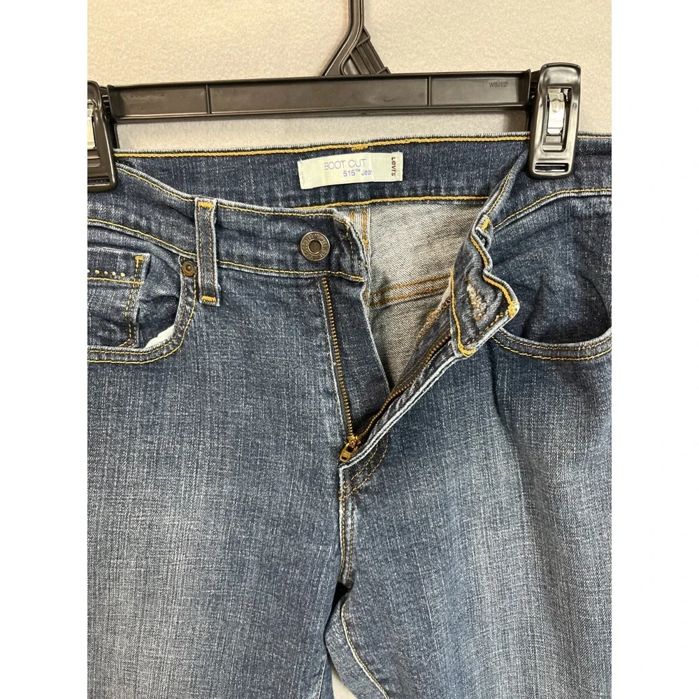 Levi's 515 Jeans Womens 32W Blue Denim Medium Wash‎ Everyday Wear Bootcut Leg